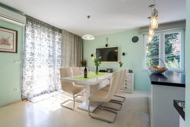 Apart Daire (1 Bedroom Apt with Balcony n Sea View)
