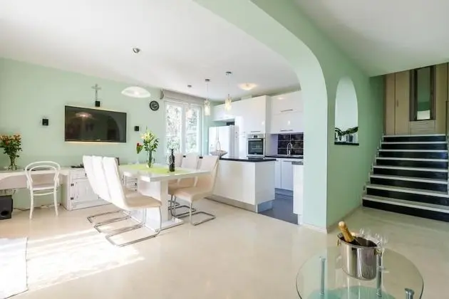 Apart Daire (1 Bedroom Apt with Balcony n Sea View)