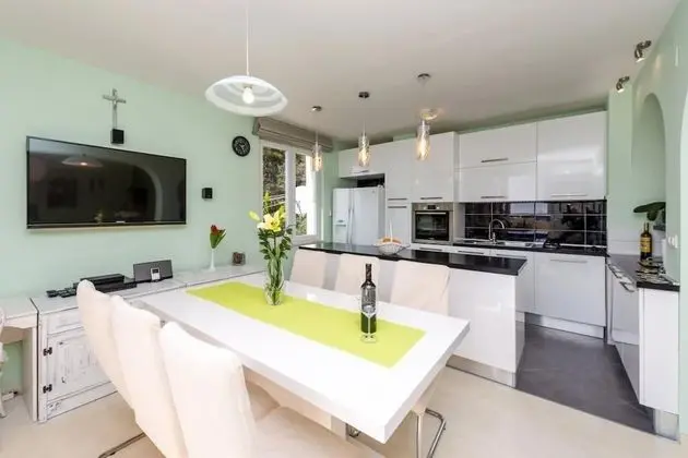 Apart Daire (1 Bedroom Apt with Balcony n Sea View)