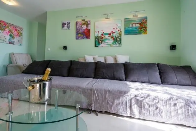 Apart Daire (1 Bedroom Apt with Balcony n Sea View)