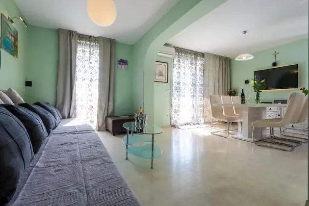 Apart Daire (1 Bedroom Apt with Balcony n Sea View)