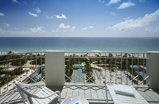 Ocean Front w/Balcony, 1 King Bed