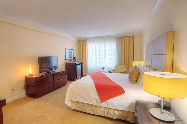 Standard Room w/Balcony, 1 King Bed