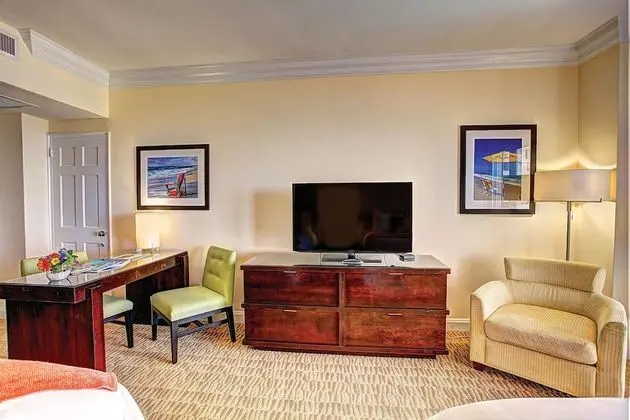Standard Room w/Balcony, 1 King Bed