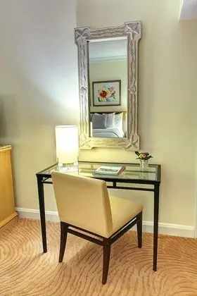 Standard Room w/Balcony, 1 King Bed