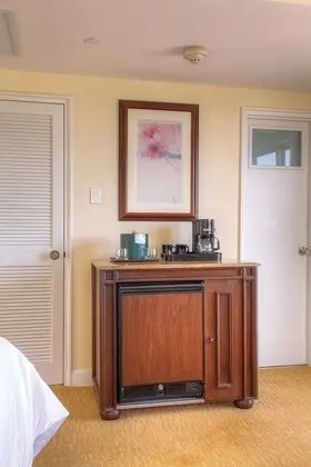 Standard Room w/Balcony, 1 King Bed