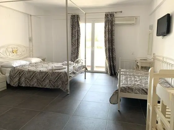 Üç Kişilik Oda
