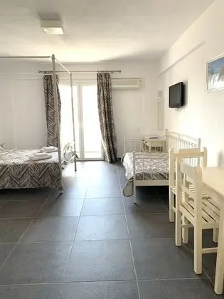 Üç Kişilik Oda
