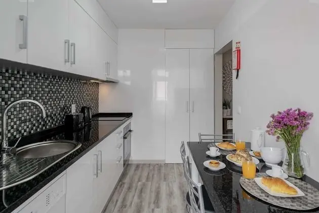 Basic Apart Daire, 1 Büyük (Queen) Boy Yatak ve Çekyat, Deniz Manzaralı