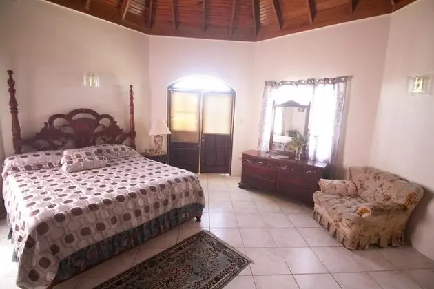 Comfort Villa, Birden Çok Yatak Odası, Havuz Kullanımı, Denize Bakan