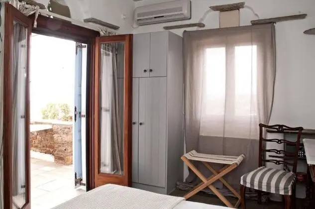 Tek Büyük Yataklı Oda (Syros)