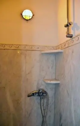 Tek Büyük Yataklı Oda (Syros)