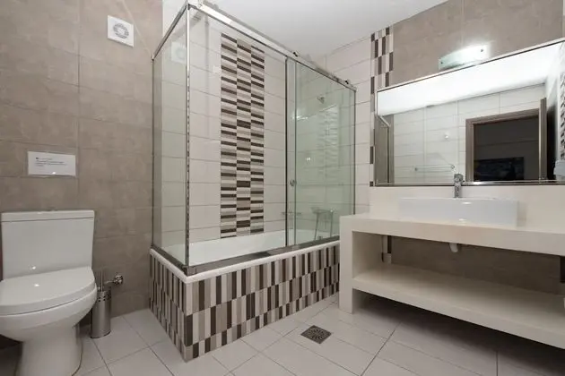 Deluxe Family Suite