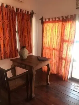 Standard Üç Kişilik Oda, 3 Tek Kişilik Yatak, Veranda, Havuz Manzaralı