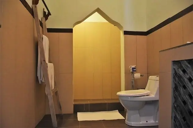 Standard Üç Kişilik Oda, 3 Tek Kişilik Yatak, Veranda, Havuz Manzaralı