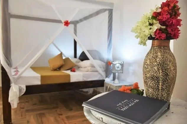 Standard Üç Kişilik Oda, Veranda, Havuz Manzaralı