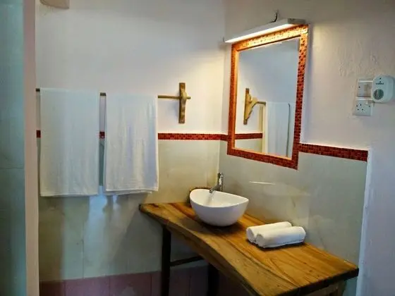 Standard Üç Kişilik Oda, Veranda, Havuz Manzaralı
