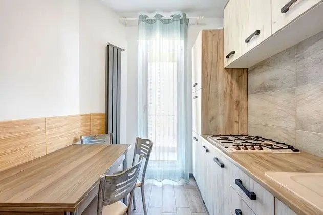 Apartment Complex Alezzi
