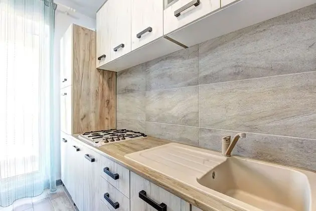 Apartment Complex Alezzi