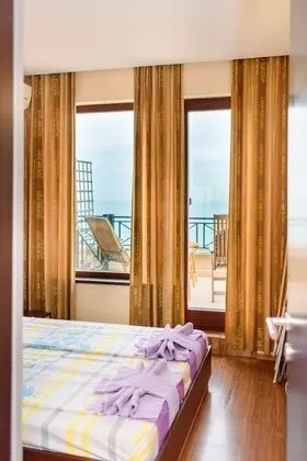 1-Bed with Sea View - Bridal Apartment