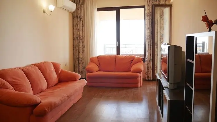 Easy 1-Bed Apartment 1st Line Sea View
