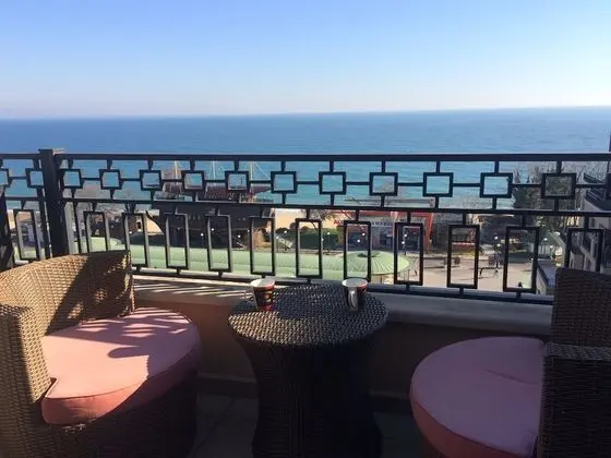 Stylish 2-Bed Apartment, Great Sea View