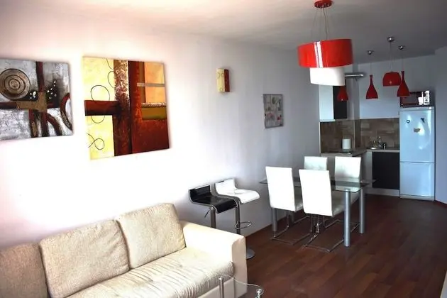 Stylish 2-Bed Apartment, Great Sea View