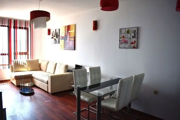 Stylish 2-Bed Apartment, Great Sea View