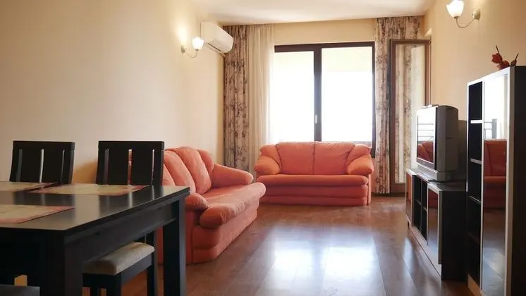 Stylish 2-Bed Apartment, Great Sea View