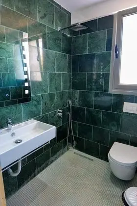 Üç Kişilik Oda