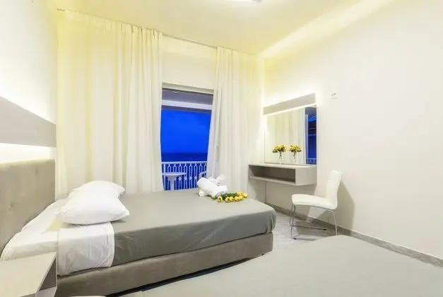 Stüdyo, Deniz Manzaralı
