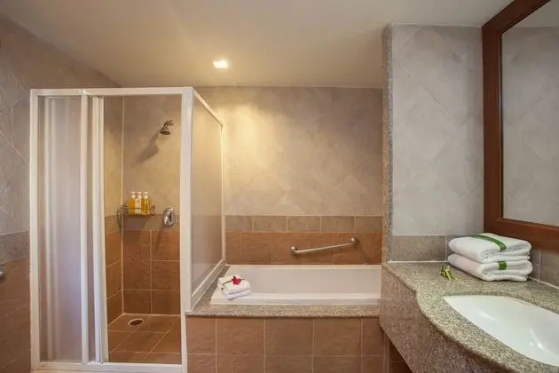 One-Bedroom Sea View