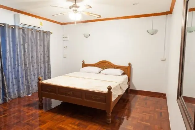 2 Bedrooms Villa