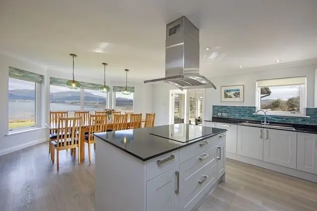 Kır Evi, 5 Yatak Odası, Deniz Manzaralı