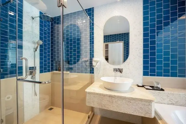 Deluxe Pool Access Room