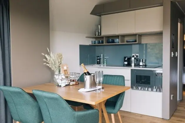 Luxury Lodge (Sleeps 4)