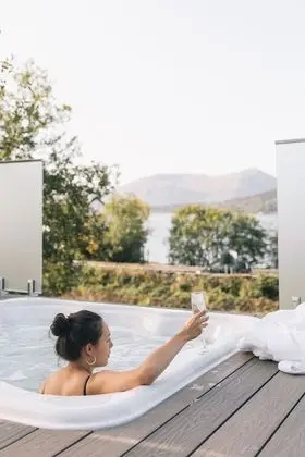 Luxury Lodge (Sleeps 4)