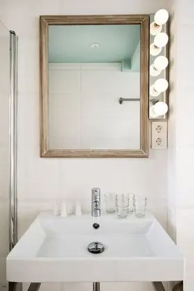 Tek Büyük Yataklı Oda, Balkon