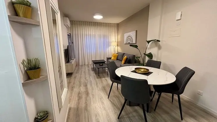 Odada yemek servisi