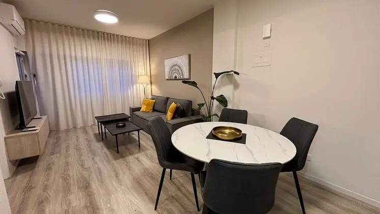 Odada yemek servisi