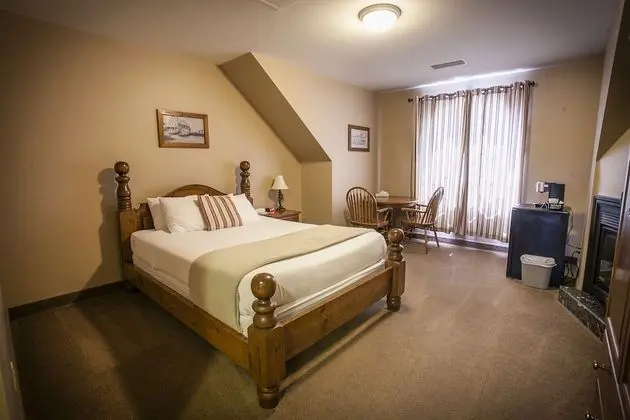 Standard Oda, 1 Büyük (Queen) Boy Yatak, Göl Manzaralı