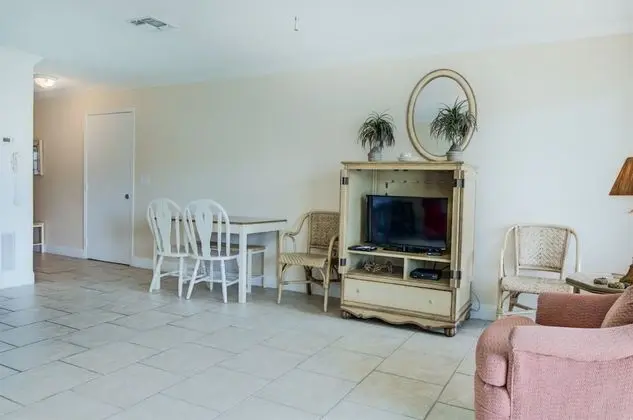 Daire (8 B, One Bedroom Condo)