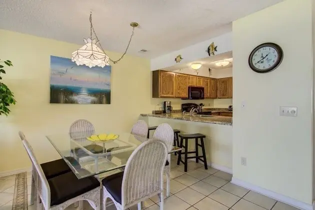 Ev (3 A, Three Bedroom Townhome)