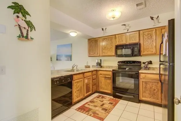 Ev (3 A, Three Bedroom Townhome)