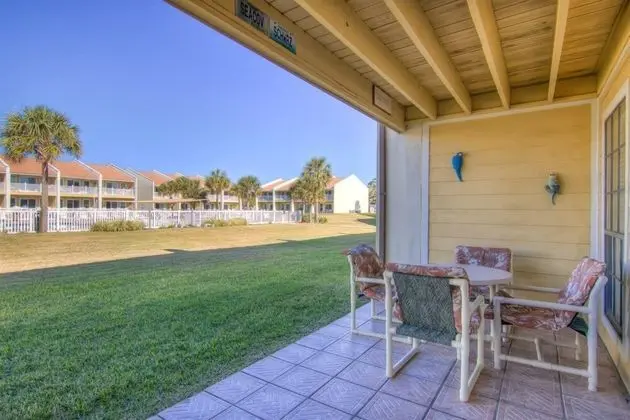 Ev (3 A, Three Bedroom Townhome)