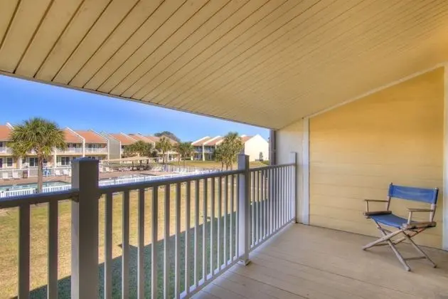 Ev (3 A, Three Bedroom Townhome)