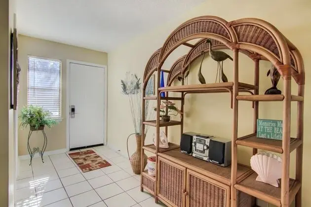 Ev (3 A, Three Bedroom Townhome)