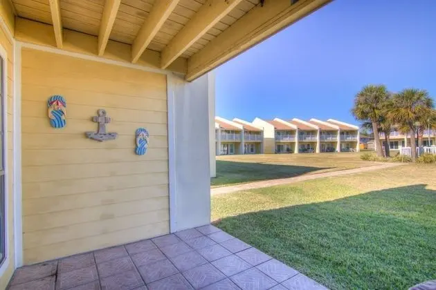 Ev (3 A, Three Bedroom Townhome)