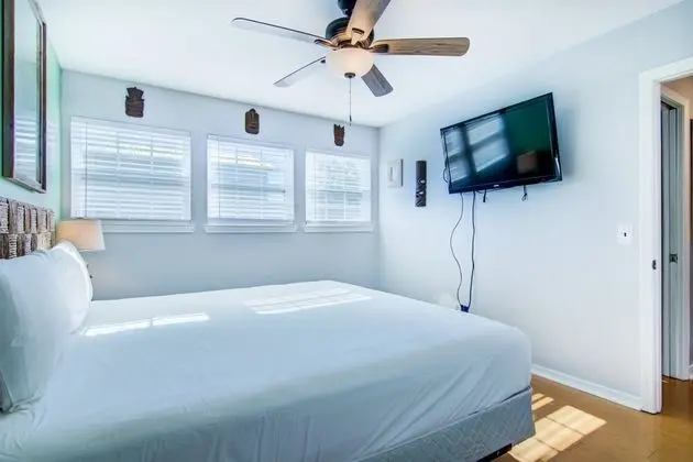 Ev (3 C, Three Bedroom Townhome)