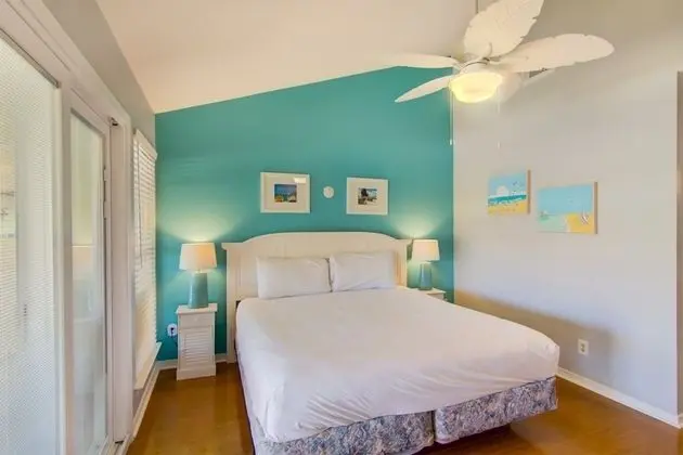 Ev (3 C, Three Bedroom Townhome)